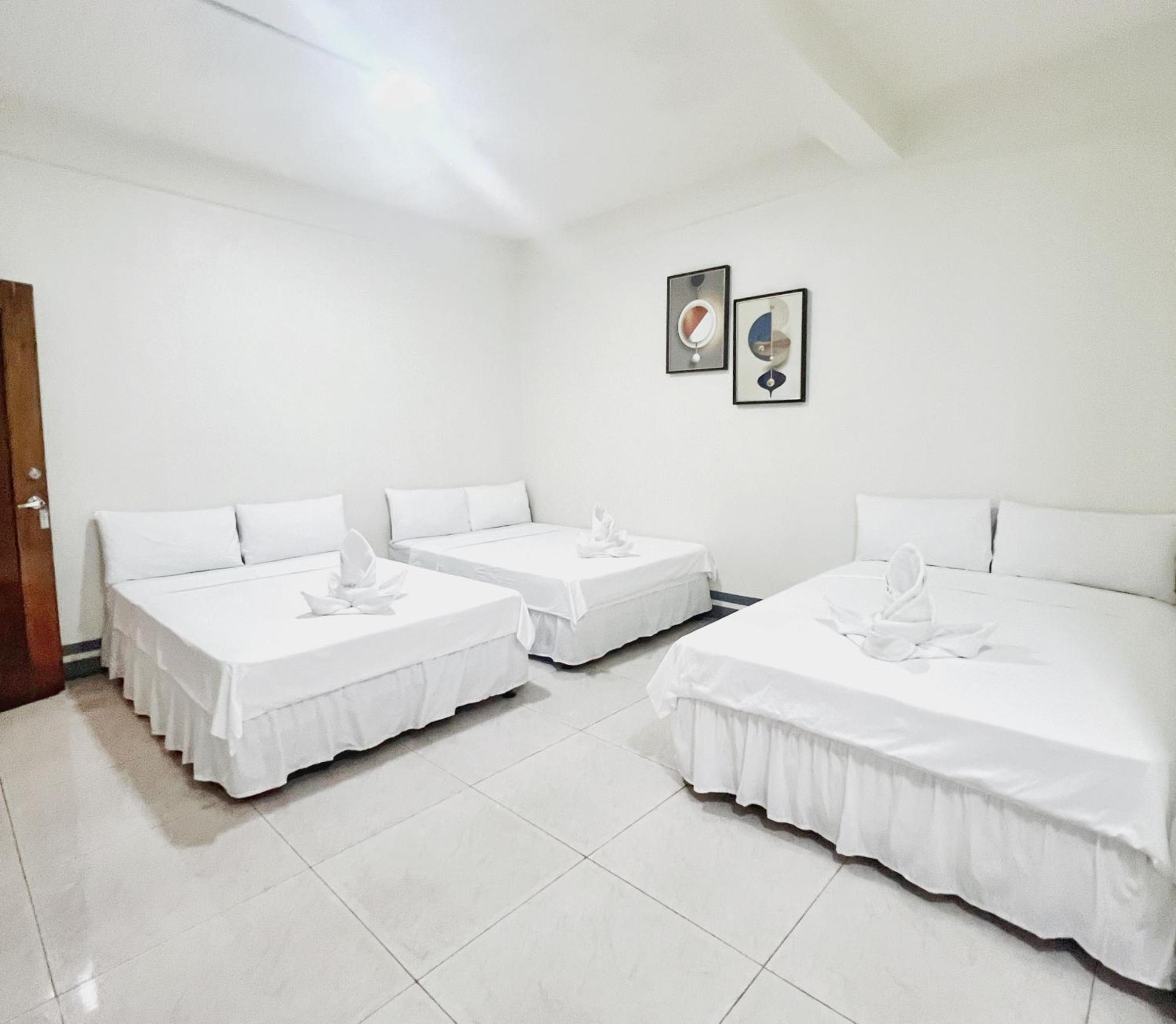 Verra Inn Tagaytay City Exterior photo