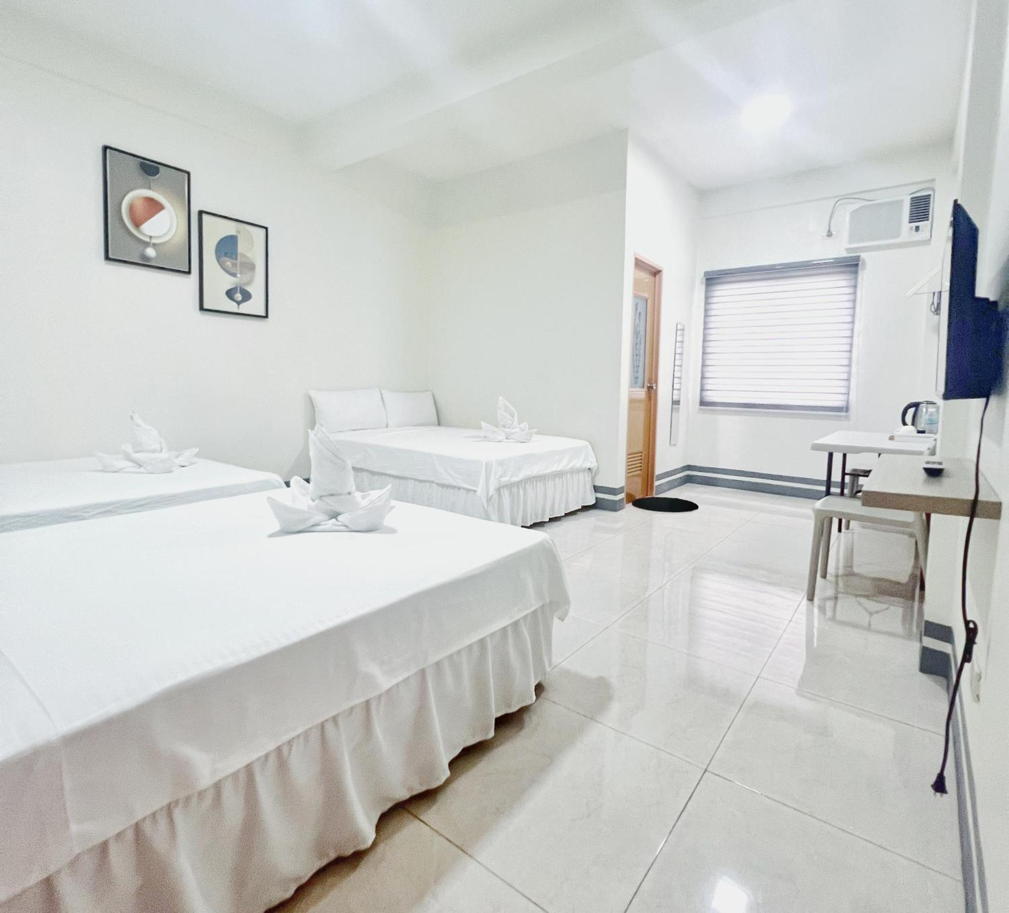 Verra Inn Tagaytay City Exterior photo